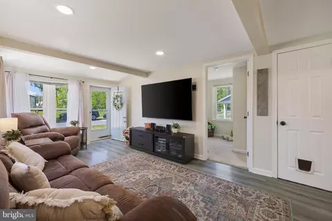 25434 Warren Ave, Cascade, MD 21719 photo 4
