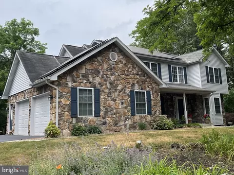 13040 Mattley Dr, Hagerstown, MD 21742