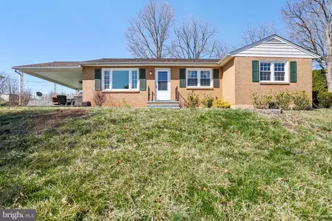 13814 Woodland Heights Dr, Hagerstown, MD 21742