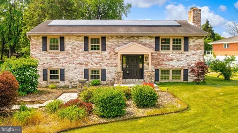 99 Greenwood Dr, Hagerstown, MD 21740