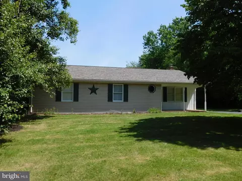 8876 Signal Dr, Williamsport, MD 21795