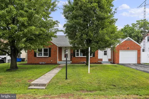 17322 Diane Dr, Hagerstown, MD 21740