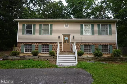 9443 Crystal Falls Dr, Hagerstown, MD 21740