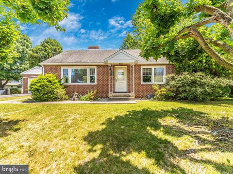 10915 Allen Ave, Hagerstown, MD 21740