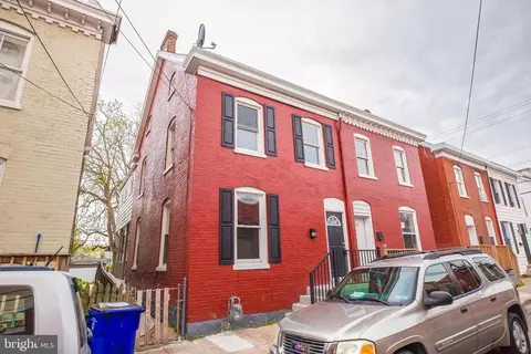18 Locust St, Hagerstown, MD 21740