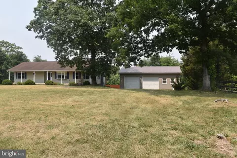 14036 White Oak Rdg, Hancock, MD 21750