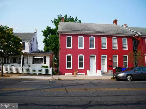 112 E Baltimore St, Hagerstown, MD 21740 photo 2