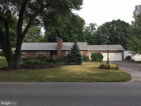 13207 Hillandale Rd, Hagerstown, MD 21742