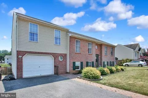 49 Amanda Dr, Smithsburg, MD 21783 photo 2