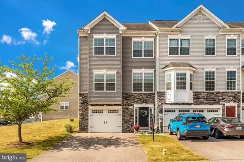10374 Lantern Ln, Hagerstown, MD 21740