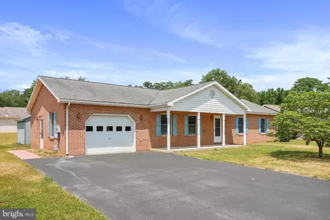 1207 Rabbit Ct, Hagerstown, MD 21740