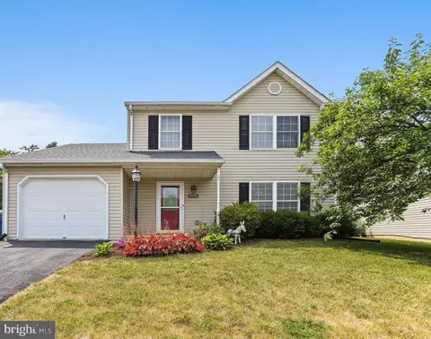 10312 Bear Creek Dr, Hagerstown, MD 21740