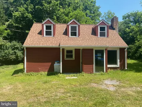 18320 Hemlock Ln, Sharpsburg, MD 21782