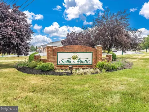 108 Sunflower Dr, Hagerstown, MD 21740
