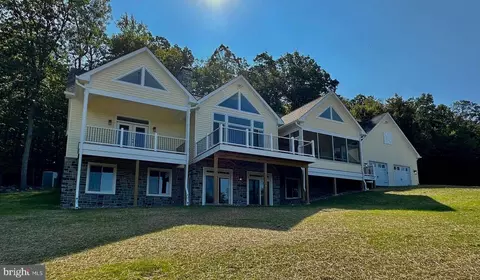13557 Edgemont Rd, Smithsburg, MD 21783