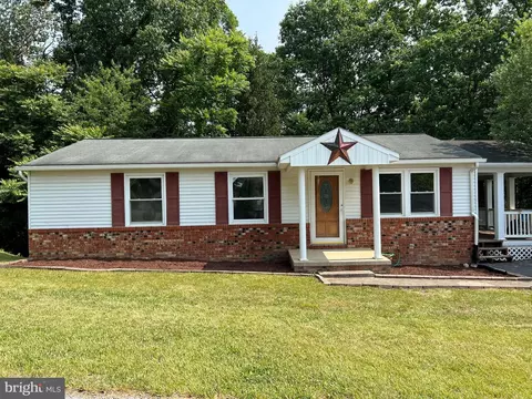 12001 Mckinley Dr, Hancock, MD 21750