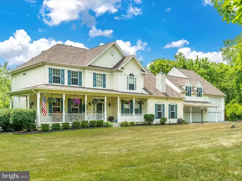 18001 Norman Dr, Fairplay, MD 21733