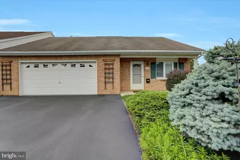 238 Winding Oak Dr, Hagerstown, MD 21740