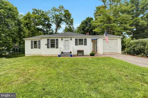 11026 Hickory School Rd, Williamsport, MD 21795