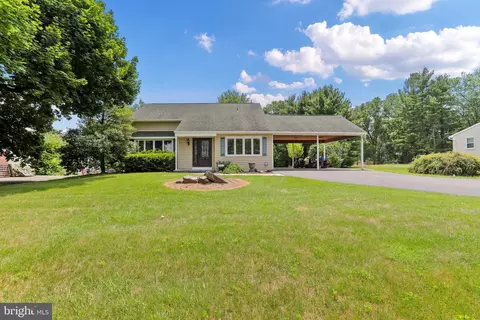 22453 Cave Hill Rd, Smithsburg, MD 21783