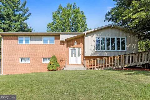 13814 Long Ridge Dr, Hagerstown, MD 21742