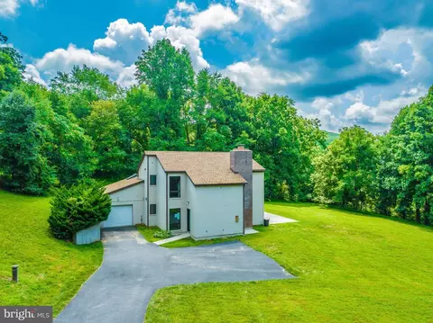 20747 Townsend Rd, Rohrersville, MD 21779