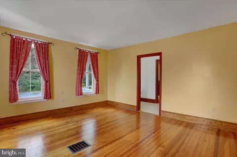 14322 Saint Paul Rd, Clear Spring, MD 21722 photo 5