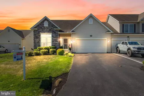 17915 Constitution Cir, Hagerstown, MD 21740