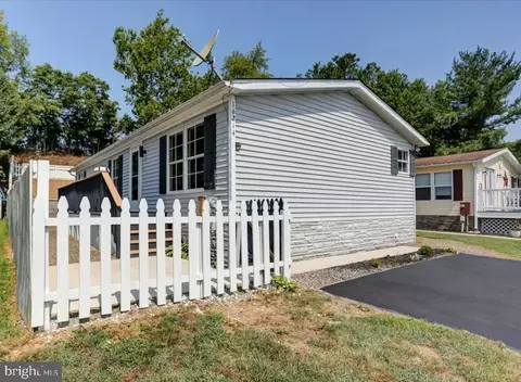 16214 Mcgregor Dr, Hagerstown, MD 21740