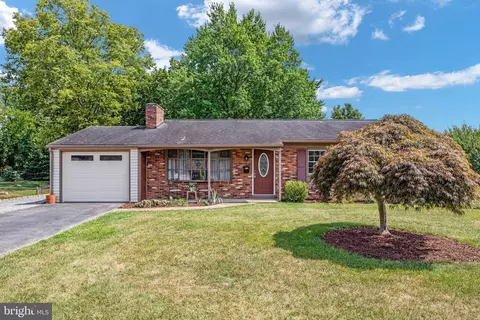 11007 Coventry Ln, Hagerstown, MD 21740