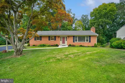 17735 Red Oak Dr, Hagerstown, MD 21740
