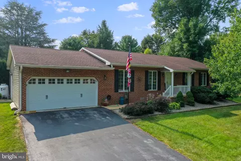 10306 Mar Rock Dr, Hagerstown, MD 21740