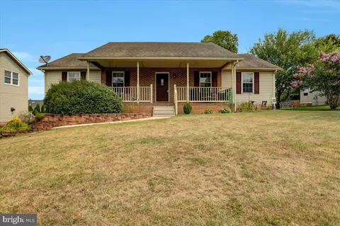 1830 Londontowne Cir, Hagerstown, MD 21740