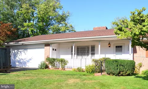 13625 Donnybrook Dr, Hagerstown, MD 21742