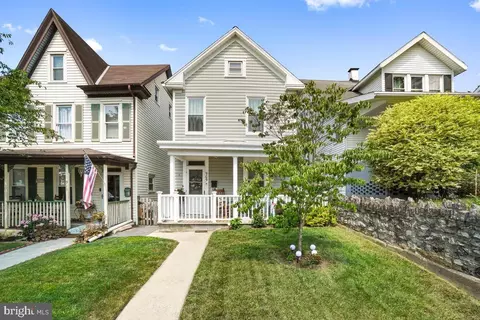 909 Summit Ave, Hagerstown, MD 21740