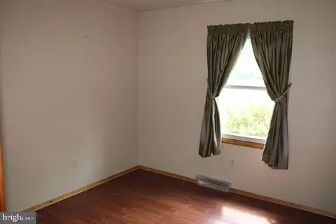 25528 Warren Ave, Cascade, MD 21719 photo 7