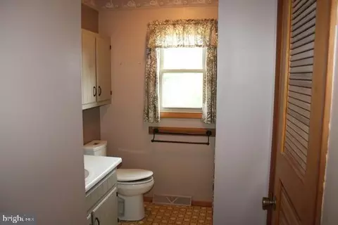 25528 Warren Ave, Cascade, MD 21719 photo 9