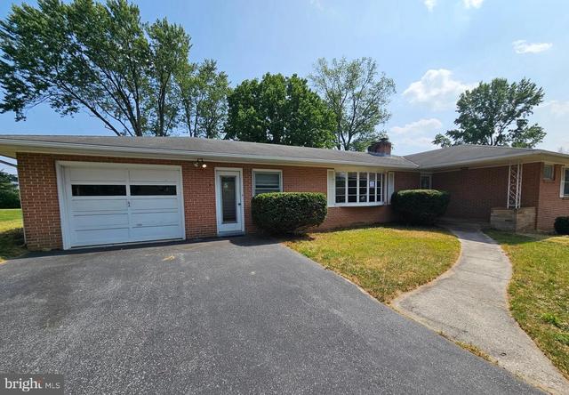 16613 Johnson Dr, Williamsport, MD 21795