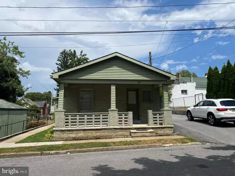 28 E Maple St, Funkstown, MD 21734 photo 2