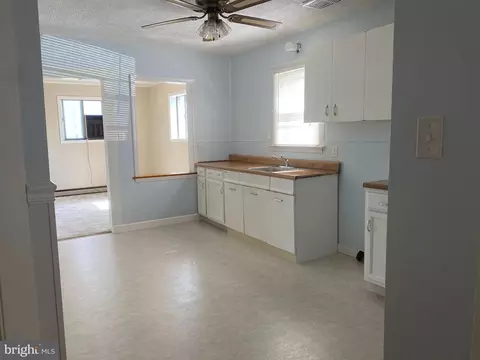 28 E Maple St, Funkstown, MD 21734 photo 6