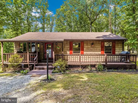 1518 Hoffmaster Rd, Knoxville, MD 21758