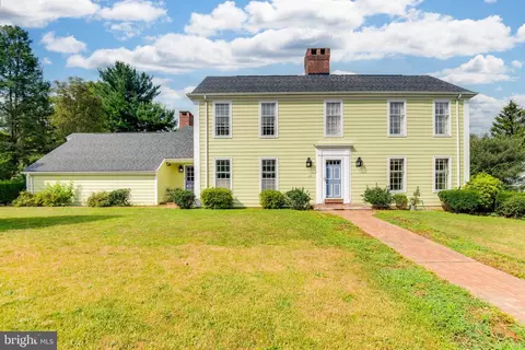 19711 Meadowbrook Rd, Hagerstown, MD 21742