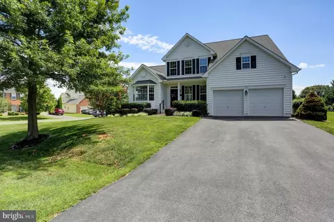 18267 Misty Acres Dr, Hagerstown, MD 21740