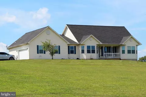 18832 Artillery Dr, Hagerstown, MD 21740