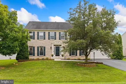 11208 Suffolk Dr, Hagerstown, MD 21742