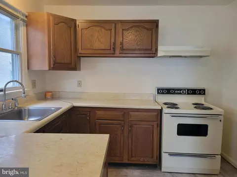 12 E Water St, Smithsburg, MD 21783 photo 4