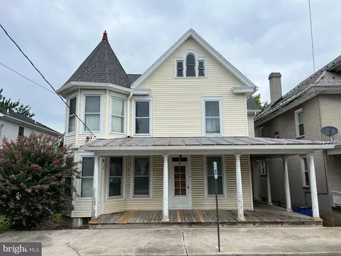 30 W Water St, Smithsburg, MD 21783