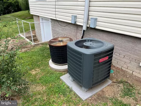 30 W Water St, Smithsburg, MD 21783 photo 8