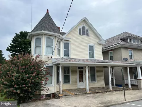 30 W Water St, Smithsburg, MD 21783 photo 3