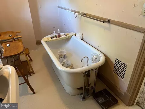 30 W Water St, Smithsburg, MD 21783 photo 48